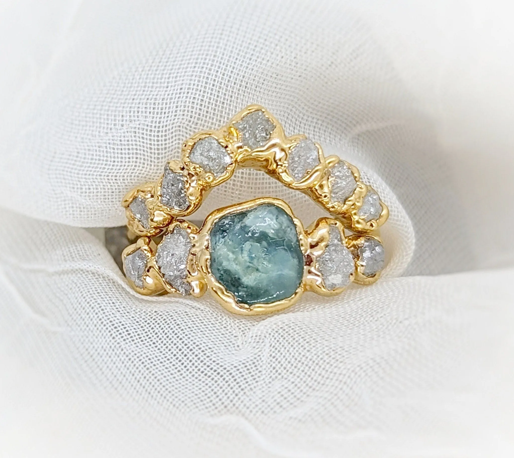 Raw Montana Sapphire and diamond bridal ring set